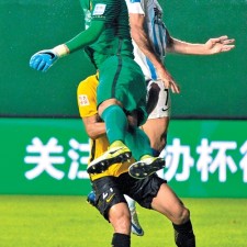 aiyouxi game-广州恒大主场轻松战胜广州富力，继续领跑()